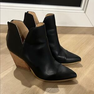 Black Leather Ankle Boots Mi. iM